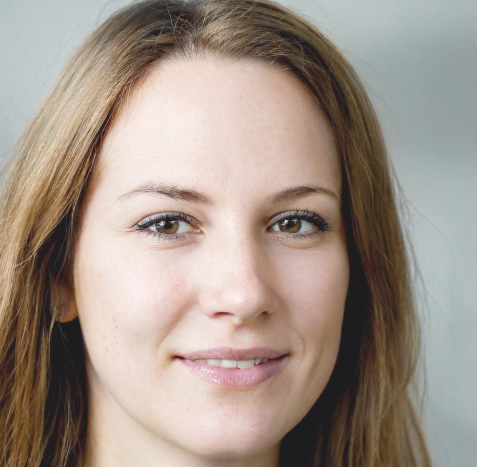 Instructora especializada en análisis financiero y presupuesto de capital